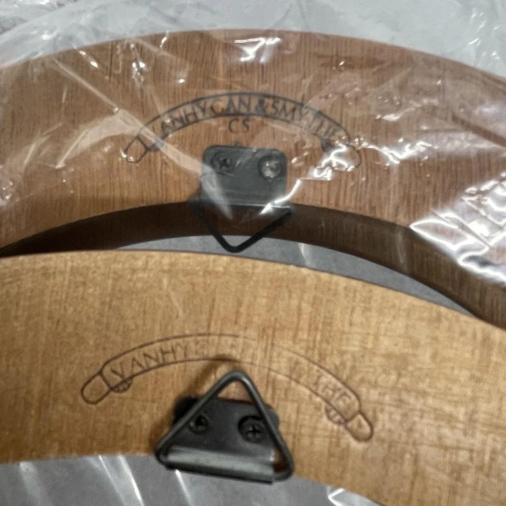 Van Hygan & Smythe Round Wood 8.5